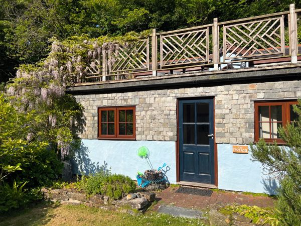 Chy Kenza - self-catering holiday cottage accommodation St Agnes Cornwall